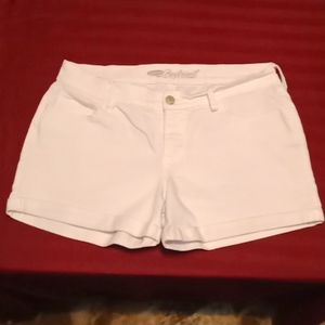 Old Navy Boyfriend Jean Shorts White Size 6 Good Condition